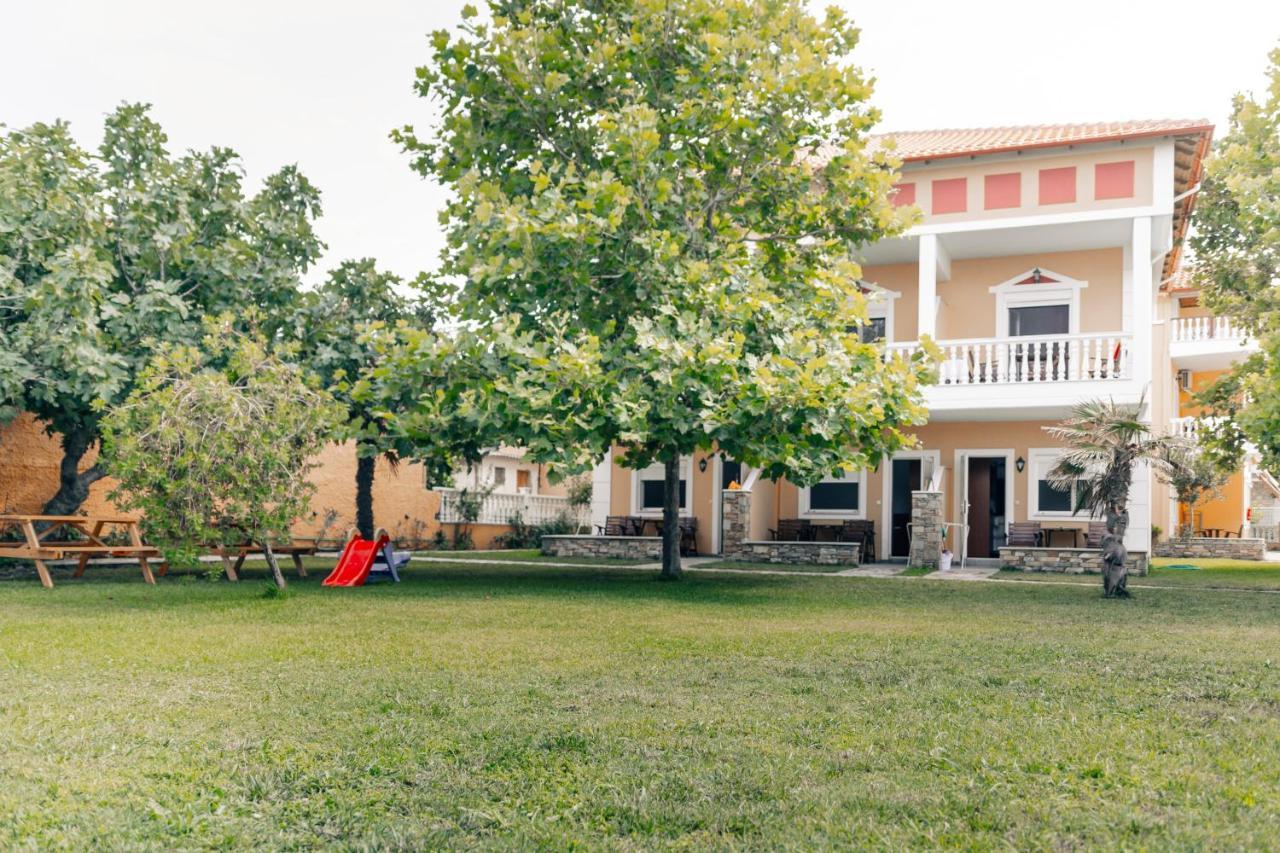 Villa Yianna Nea Mesagkala Exterior photo